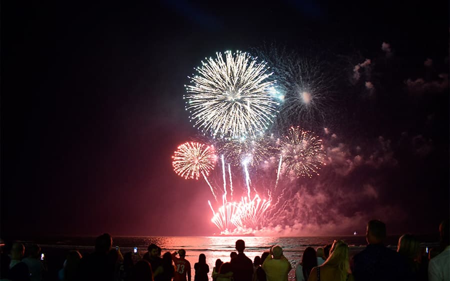 feu d'artifice pour la fête nationale